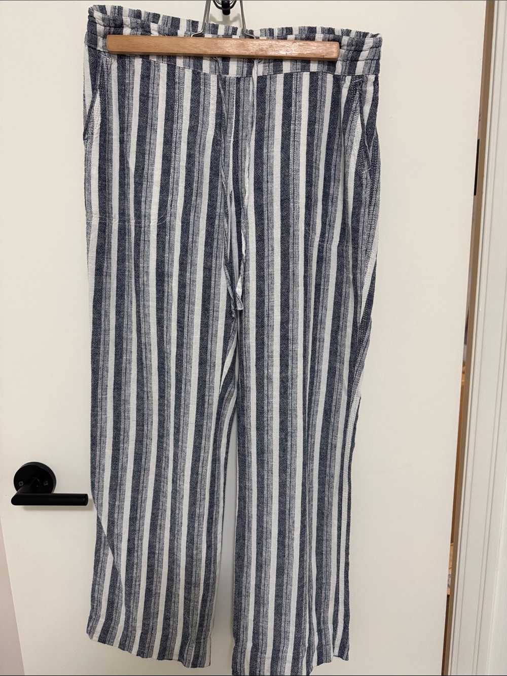 Per Se Navy and White Striped Linen-Blend Pants